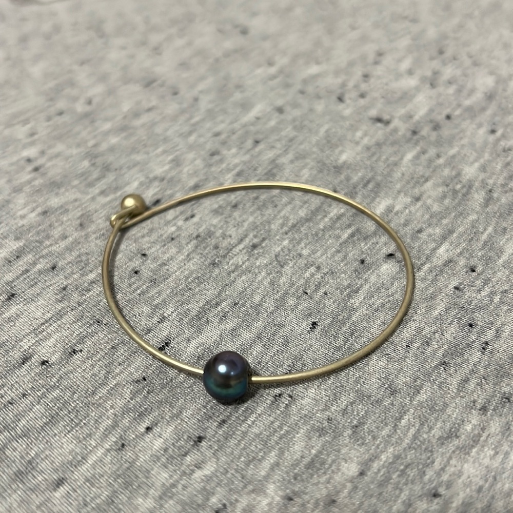 Pearl bangle